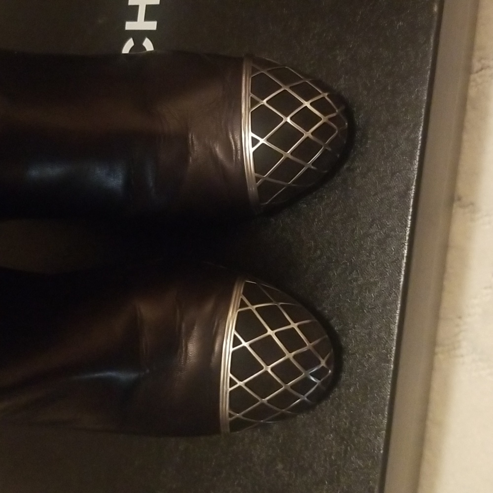 Authentic Chanel boots - Picture 2 of 12